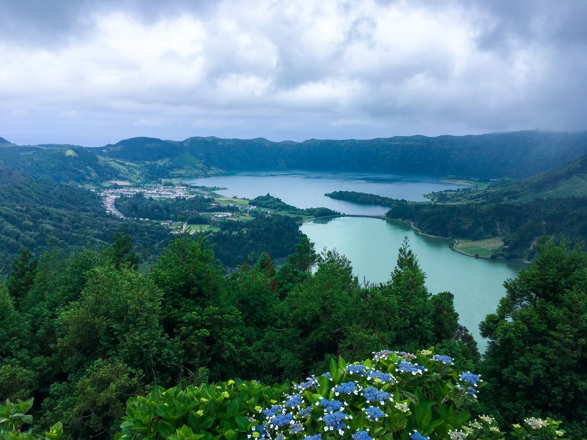 Twin Lakes of the Azores featured on Atlas Obscura